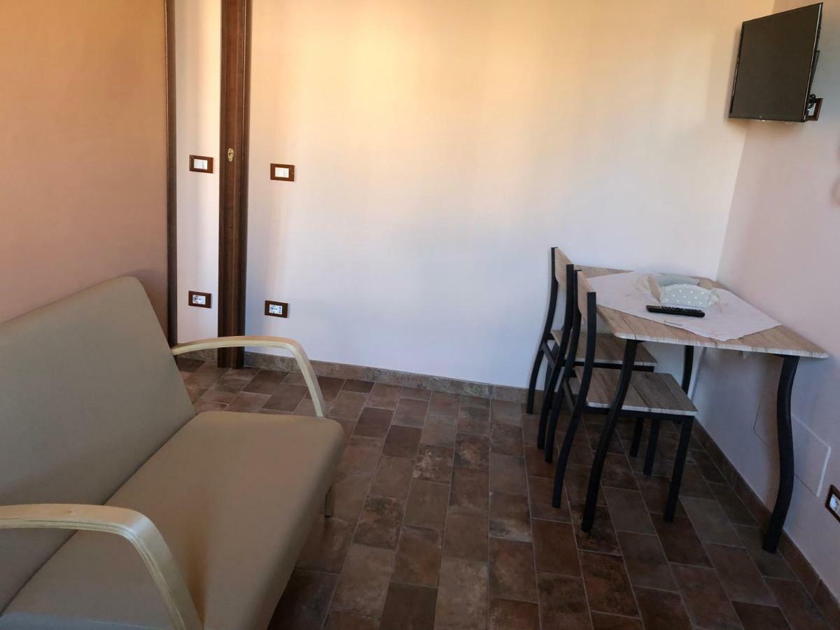 Le Case Di Nonna Gina Capranica Bagian luar foto
