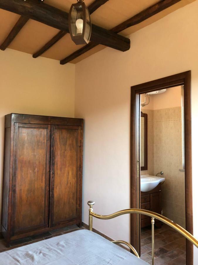 Le Case Di Nonna Gina Capranica Bagian luar foto